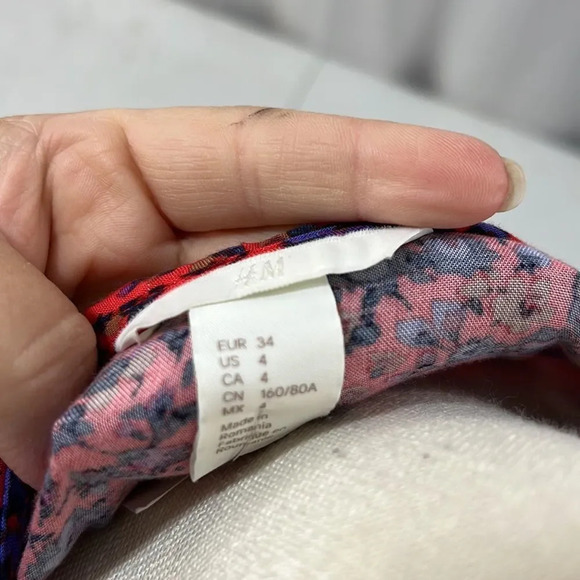 NWT‎ H & M Ruffled Dress Size 4 - Picture 13 of 13